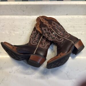 Women'a Ariat Leather Cowboy Boots Brown w/Teal & Orange Stitching Worn Twice